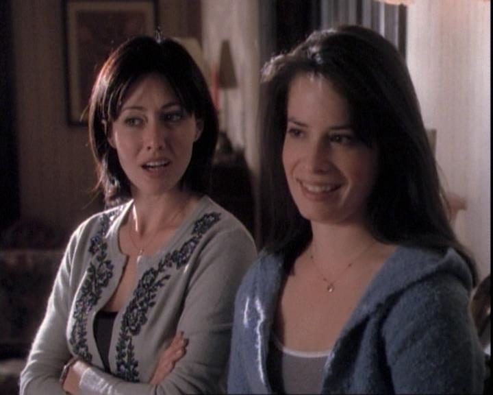 Charmed-Online-dot-net_109TheWitchIsBack1057.jpg