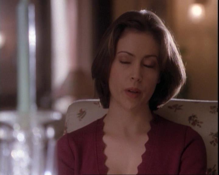 Charmed-Online-dot-net_109TheWitchIsBack1177.jpg