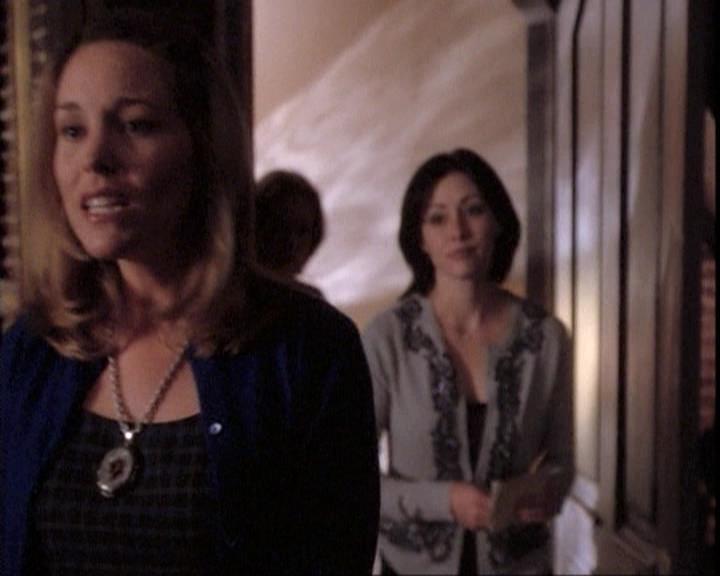 Charmed-Online-dot-net_109TheWitchIsBack1308.jpg