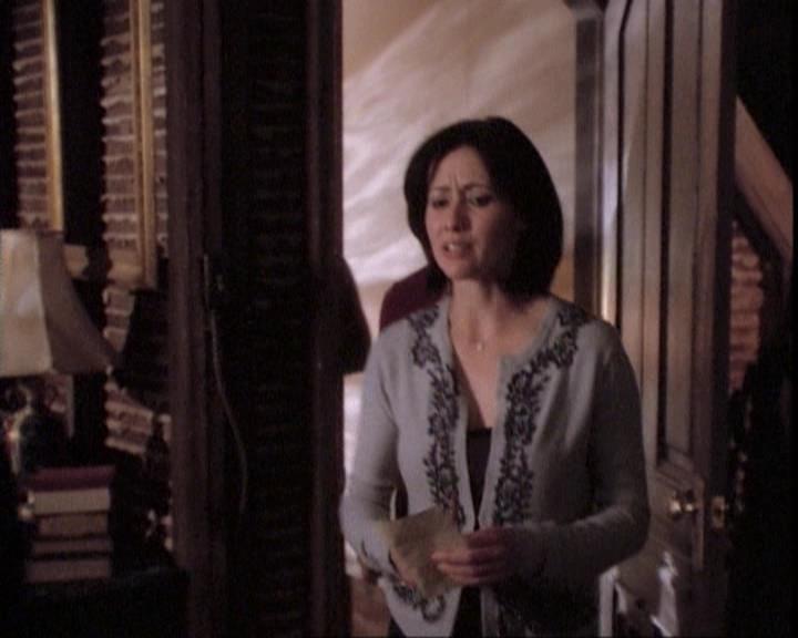 Charmed-Online-dot-net_109TheWitchIsBack1309.jpg