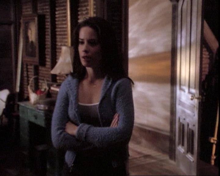 Charmed-Online-dot-net_109TheWitchIsBack1313.jpg