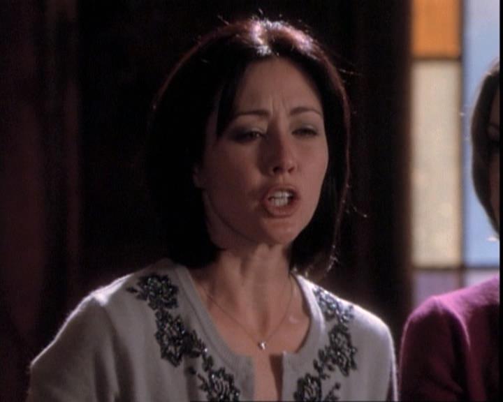 Charmed-Online-dot-net_109TheWitchIsBack1346.jpg