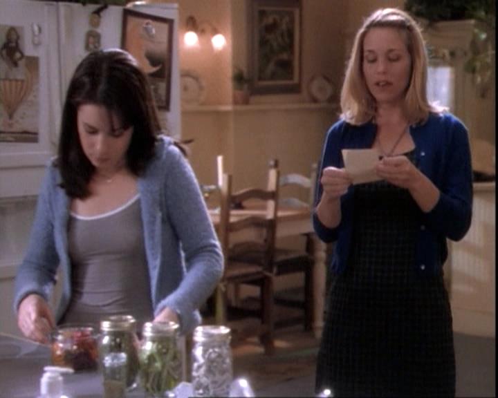 Charmed-Online-dot-net_109TheWitchIsBack1431.jpg