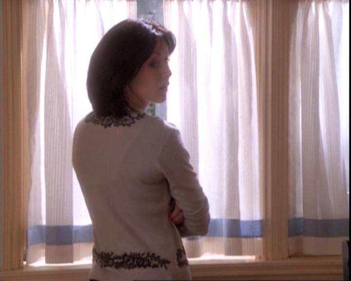 Charmed-Online-dot-net_109TheWitchIsBack1463.jpg