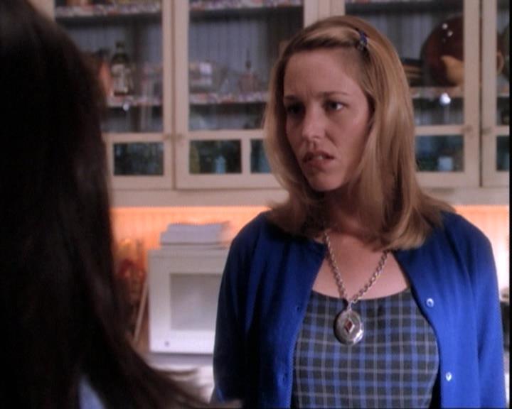 Charmed-Online-dot-net_109TheWitchIsBack1498.jpg