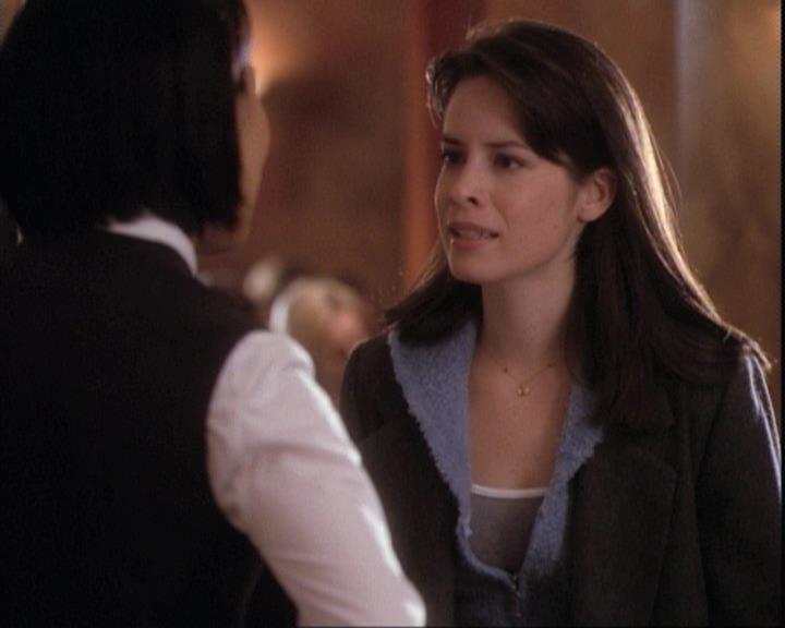 Charmed-Online-dot-net_109TheWitchIsBack1548.jpg