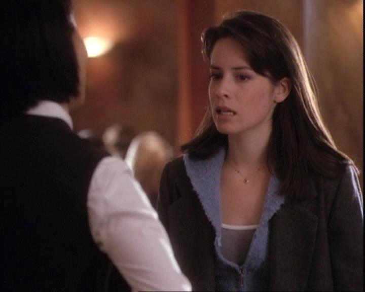 Charmed-Online-dot-net_109TheWitchIsBack1551.jpg