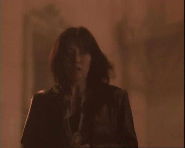 Charmed-Online-dot-net_109TheWitchIsBack1863.jpg