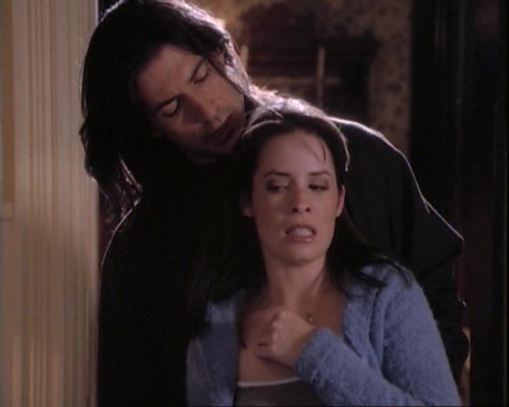 Charmed-Online-dot-net_109TheWitchIsBack2042.jpg