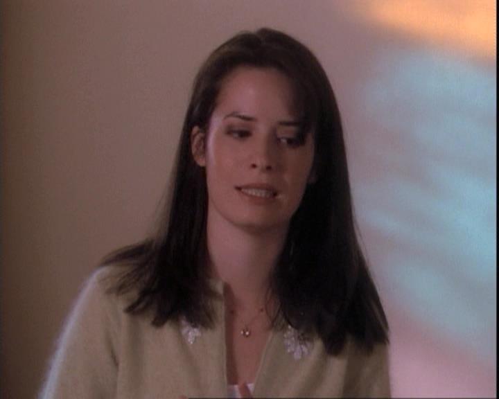 Charmed-Online-dot-net_109TheWitchIsBack2185.jpg