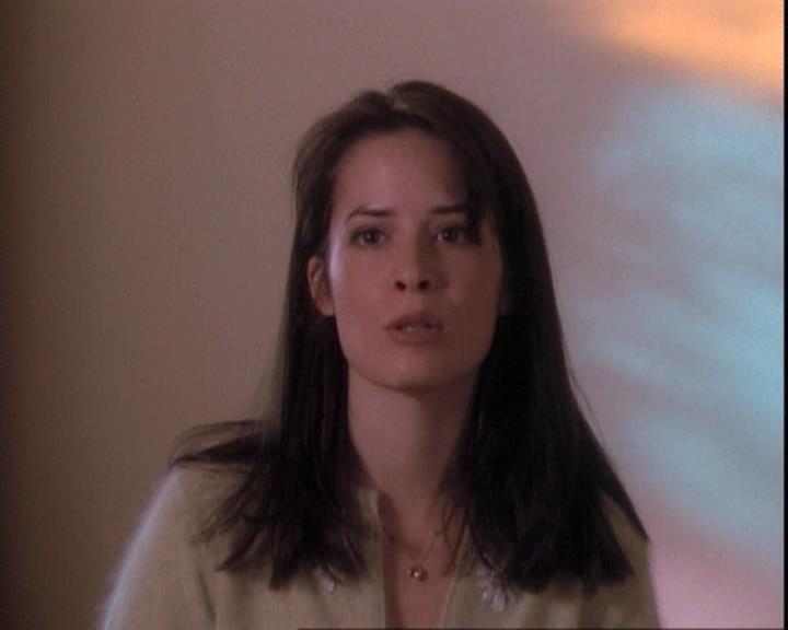 Charmed-Online-dot-net_109TheWitchIsBack2188.jpg