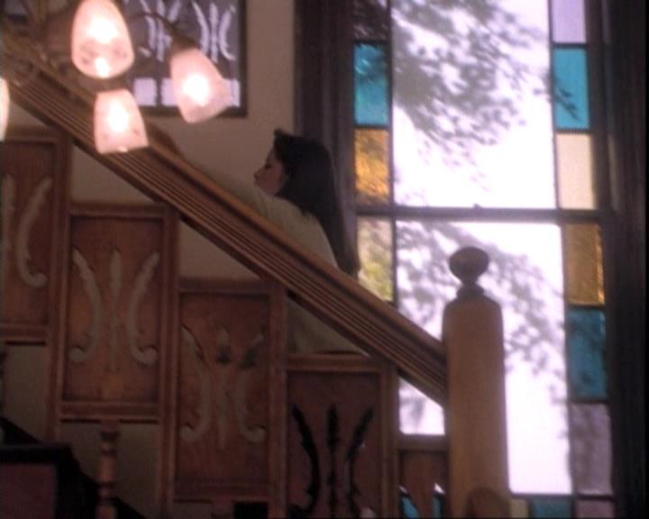 Charmed-Online-dot-net_109TheWitchIsBack2205.jpg