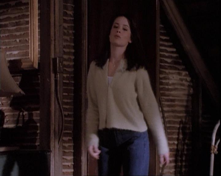 Charmed-Online-dot-net_109TheWitchIsBack2212.jpg