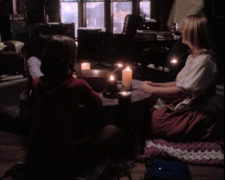 Charmed-Online-dot-net_109TheWitchIsBack2213.jpg