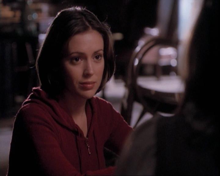 Charmed-Online-dot-net_109TheWitchIsBack2224.jpg