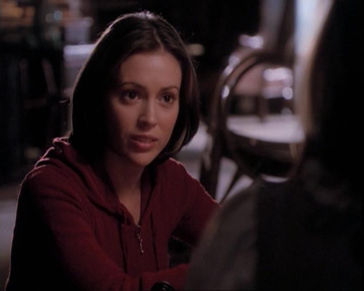 Charmed-Online-dot-net_109TheWitchIsBack2228.jpg