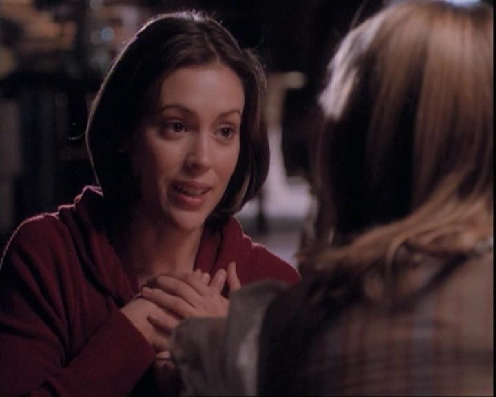 Charmed-Online-dot-net_109TheWitchIsBack2254.jpg