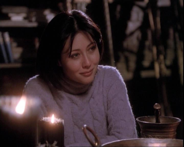 Charmed-Online-dot-net_109TheWitchIsBack2274.jpg