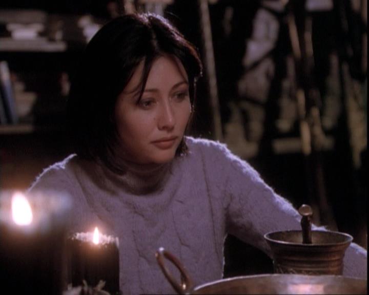 Charmed-Online-dot-net_109TheWitchIsBack2308.jpg Charmed-Online-dot-net_109TheWitchIsBack2308.jpg