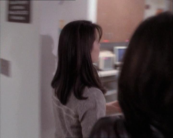 Charmed-Online-dot-net_112TheWendigo0407.jpg Charmed-Online-dot-net_112TheWendigo0407.jpg