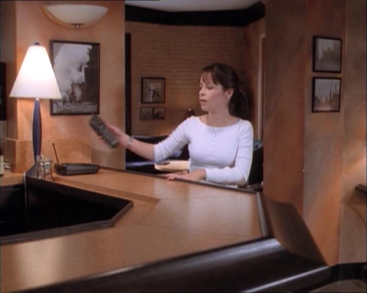 Charmed-Online-dot-net_112TheWendigo0878.jpg Charmed-Online-dot-net_112TheWendigo0878.jpg