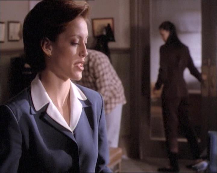 Charmed-Online-dot-net_112TheWendigo0926.jpg Charmed-Online-dot-net_112TheWendigo0926.jpg