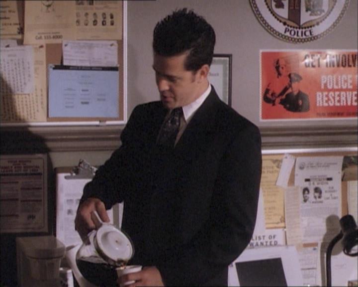 Charmed-Online-dot-net_112TheWendigo0963.jpg Charmed-Online-dot-net_112TheWendigo0963.jpg