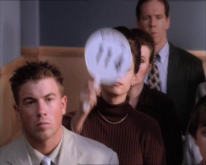 Charmed-Online-dot-net_112TheWendigo1373.jpg Charmed-Online-dot-net_112TheWendigo1373.jpg