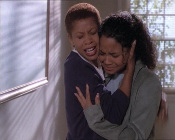 Charmed-Online-dot-net_112TheWendigo1657.jpg Charmed-Online-dot-net_112TheWendigo1657.jpg