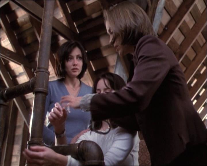 Charmed-Online-dot-net_112TheWendigo2001.jpg