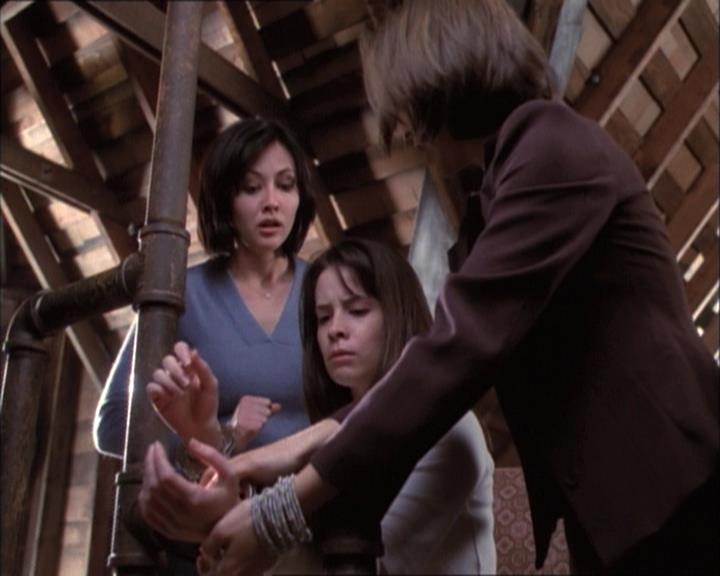 Charmed-Online-dot-net_112TheWendigo2007.jpg Charmed-Online-dot-net_112TheWendigo2007.jpg