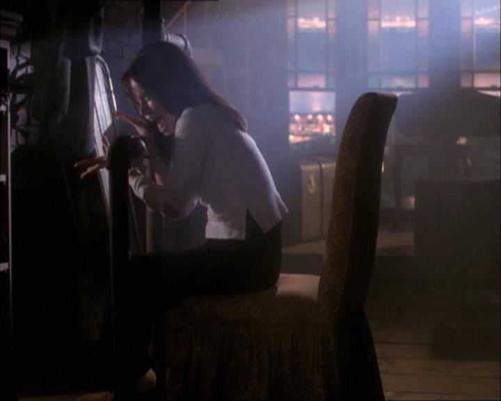Charmed-Online-dot-net_112TheWendigo2052.jpg Charmed-Online-dot-net_112TheWendigo2052.jpg