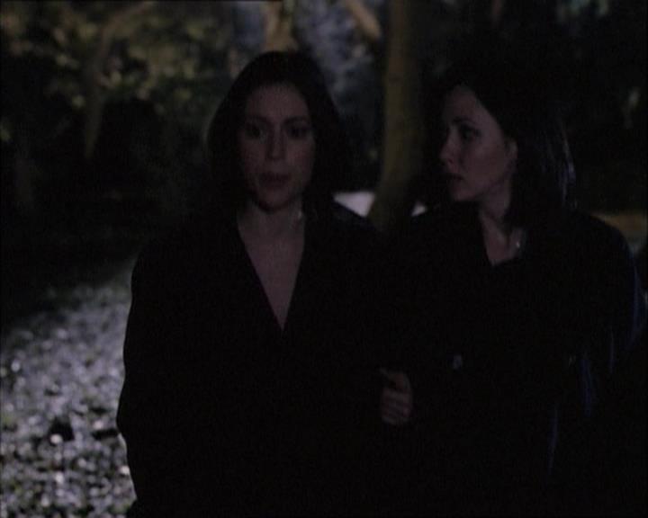 Charmed-Online-dot-net_112TheWendigo2161.jpg