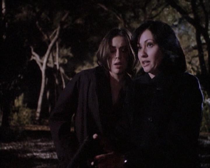 Charmed-Online-dot-net_112TheWendigo2174.jpg