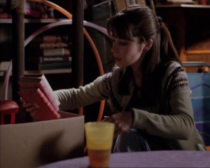 Charmed-Online-dot-net_114SecretsAndGuys0086.jpg Charmed-Online-dot-net_114SecretsAndGuys0086.jpg