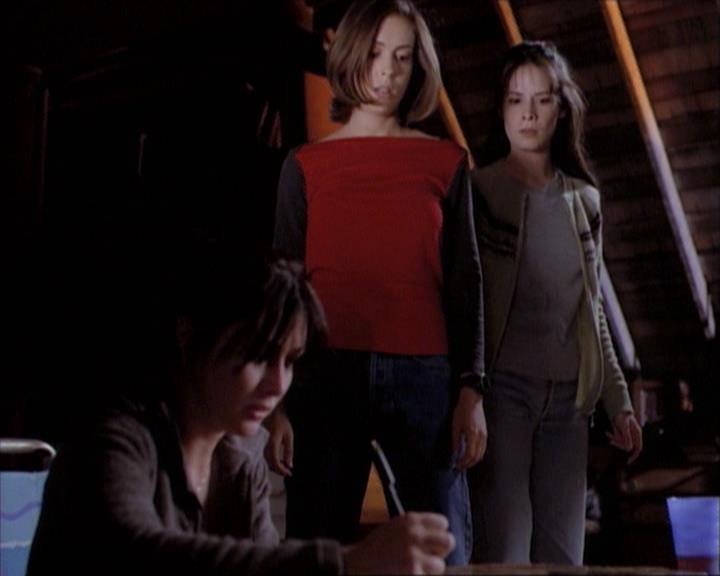 Charmed-Online-dot-net_114SecretsAndGuys0211.jpg Charmed-Online-dot-net_114SecretsAndGuys0211.jpg