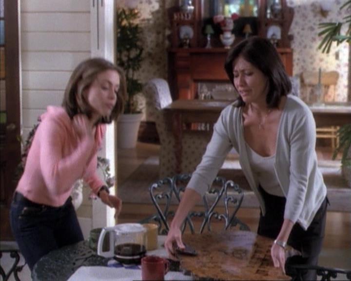 Charmed-Online-dot-net_114SecretsAndGuys0318.jpg Charmed-Online-dot-net_114SecretsAndGuys0318.jpg