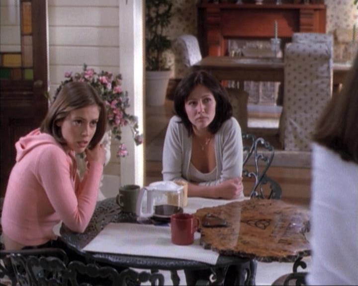 Charmed-Online-dot-net_114SecretsAndGuys0341.jpg Charmed-Online-dot-net_114SecretsAndGuys0341.jpg