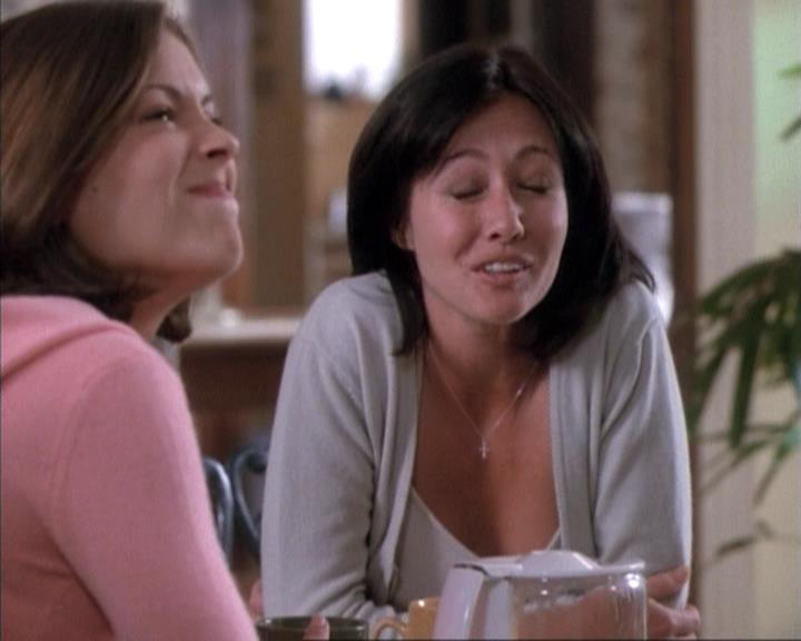 Charmed-Online-dot-net_114SecretsAndGuys0377.jpg Charmed-Online-dot-net_114SecretsAndGuys0377.jpg