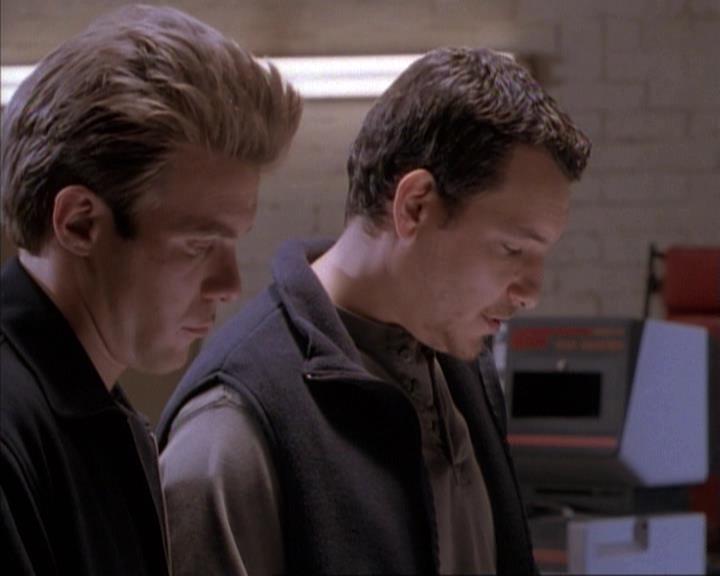 Charmed-Online-dot-net_114SecretsAndGuys1513.jpg Charmed-Online-dot-net_114SecretsAndGuys1513.jpg