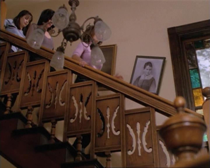 Charmed-Online-dot-net_115IsThereAWoogyInTheHouse0015.jpg Charmed-Online-dot-net_115IsThereAWoogyInTheHouse0015.jpg