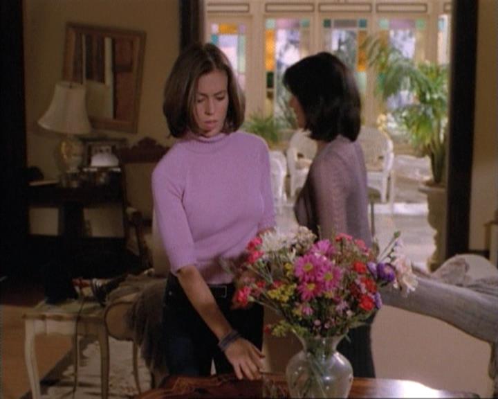 Charmed-Online-dot-net_115IsThereAWoogyInTheHouse0033.jpg