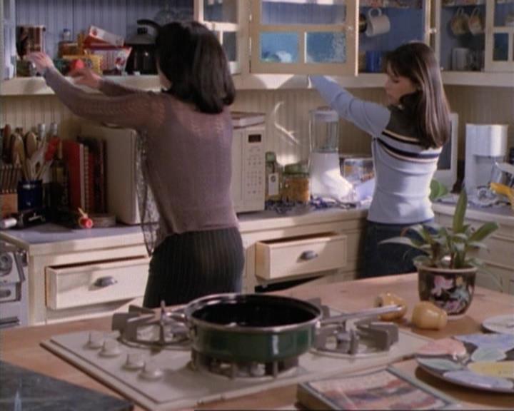Charmed-Online-dot-net_115IsThereAWoogyInTheHouse0046.jpg