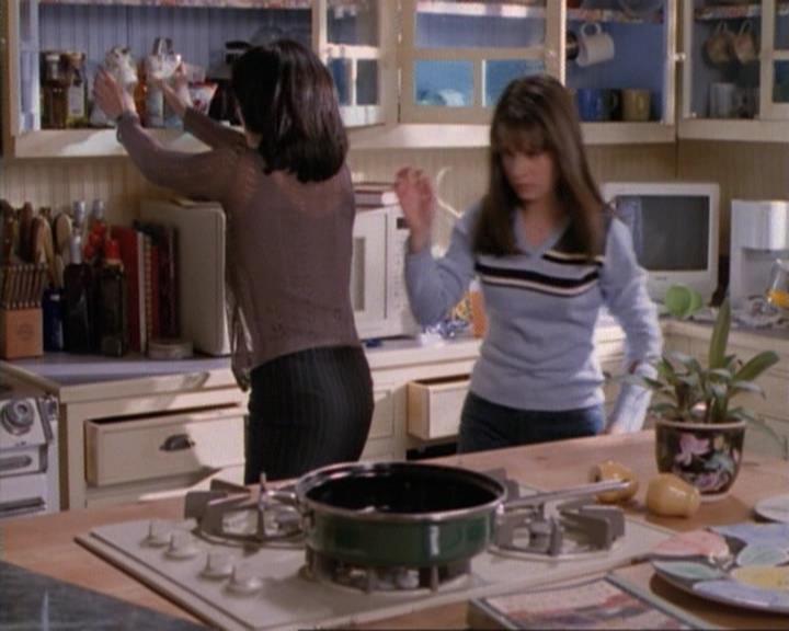 Charmed-Online-dot-net_115IsThereAWoogyInTheHouse0056.jpg Charmed-Online-dot-net_115IsThereAWoogyInTheHouse0056.jpg