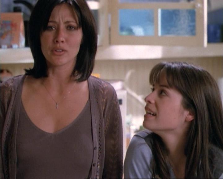 Charmed-Online-dot-net_115IsThereAWoogyInTheHouse0117.jpg