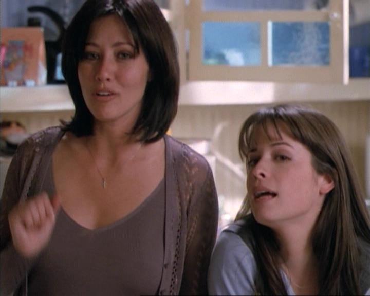 Charmed-Online-dot-net_115IsThereAWoogyInTheHouse0119.jpg