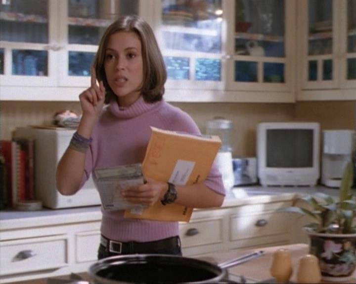 Charmed-Online-dot-net_115IsThereAWoogyInTheHouse0210.jpg Charmed-Online-dot-net_115IsThereAWoogyInTheHouse0210.jpg