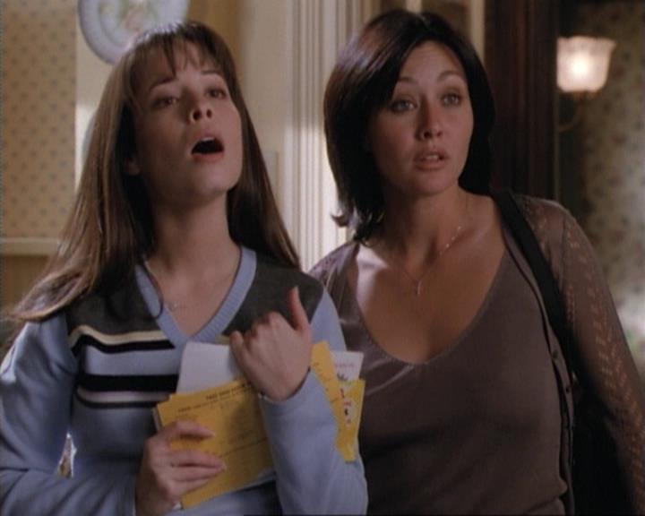 Charmed-Online-dot-net_115IsThereAWoogyInTheHouse0214.jpg
