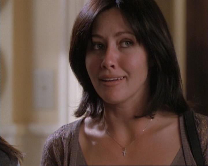 Charmed-Online-dot-net_115IsThereAWoogyInTheHouse0219.jpg Charmed-Online-dot-net_115IsThereAWoogyInTheHouse0219.jpg