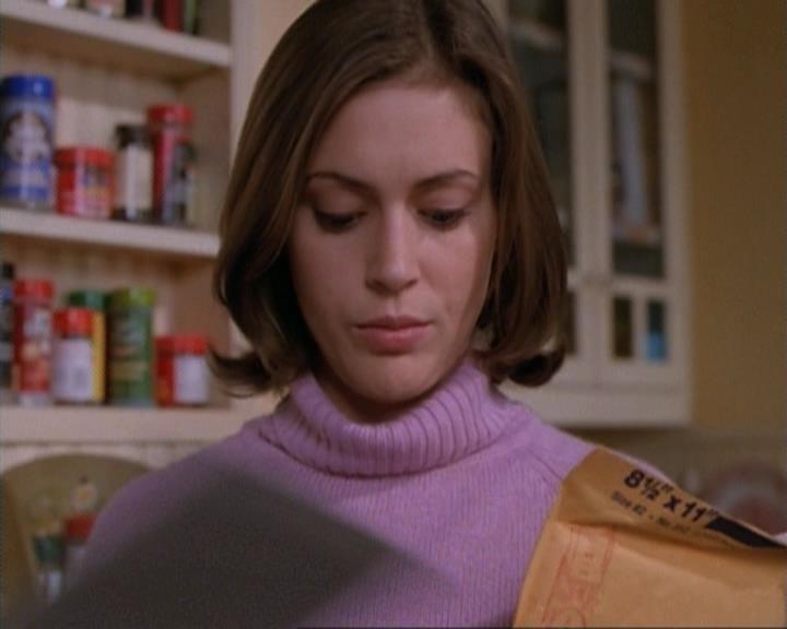 Charmed-Online-dot-net_115IsThereAWoogyInTheHouse0239.jpg Charmed-Online-dot-net_115IsThereAWoogyInTheHouse0239.jpg